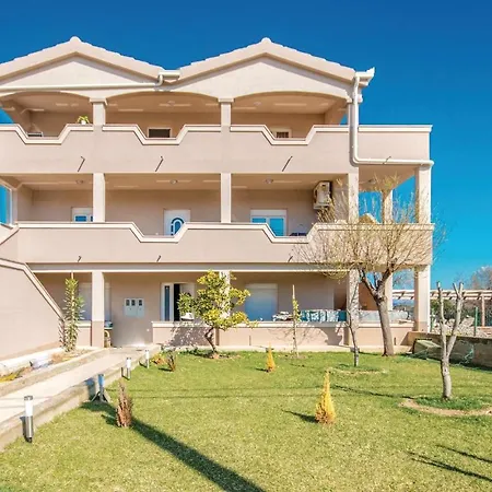 Nice In Biograd With Wifi Apartman Biograd na Moru