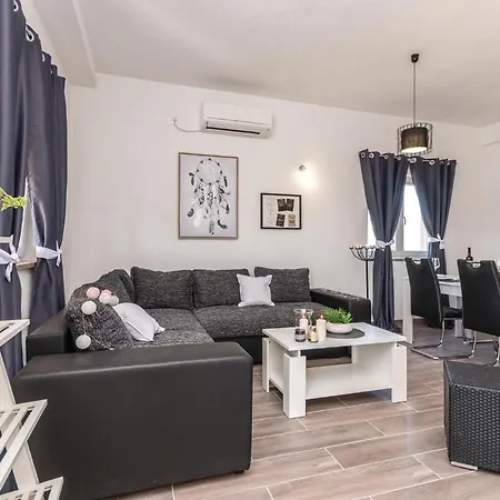 Apartman Nice In Biograd With Wifi *